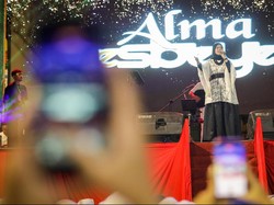 Semarak MTQ Nasional 2026, Alma Esbeye Hibur Para Kafilah & Warga Semarang