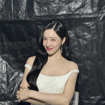 4 Gaya Fashion ala Tiffany Young Girls' Generation yang Bisa Jadi Inspirasi OOTD