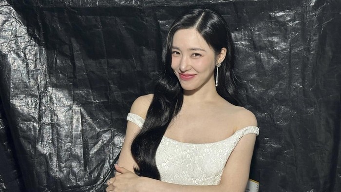 4 Gaya Fashion ala Tiffany Young Girls' Generation yang Bisa Jadi Inspirasi OOTD