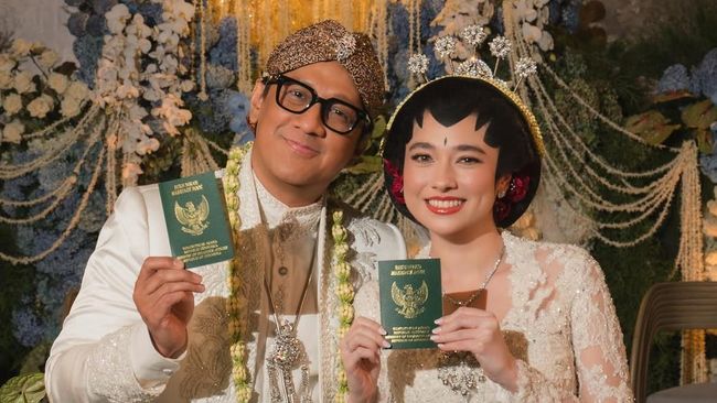 Andre Taulany dan Amanda Rigby menikah.