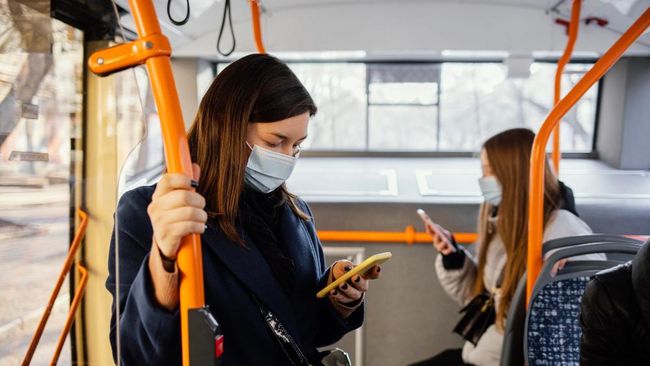 Hal yang Dianggap Tidak Sopan di Transportasi Umum Jepang