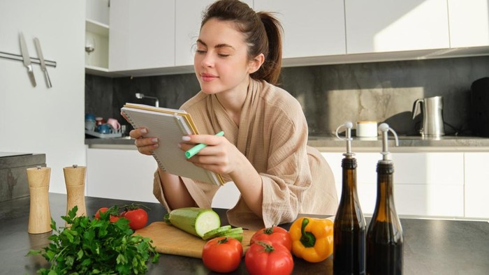 Mengenal Cycle Syncing: Cara Menyesuaikan Pola Makan dan Olahraga Sesuai Siklus Menstruasi