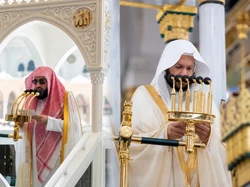Imam Dua Masjid Suci Kecam Dugaan Serangan Houthi ke Makkah sebagai Kejahatan Berat