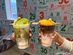 Hampir 1.000 Gelas Ludes! Chicken Latte Topping Ayam Viral di Jakarta