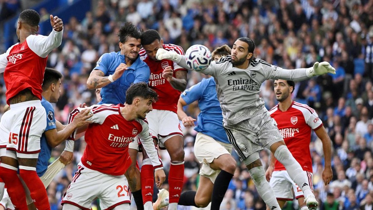 Soccer Football - Premier League - Brighton & Hove Albion v Arsenal - The American Express Community Stadium, Brighton, Britain - September 19, 2026 Arsenal's David Raya in action. REUTERS/Tony O Brien
