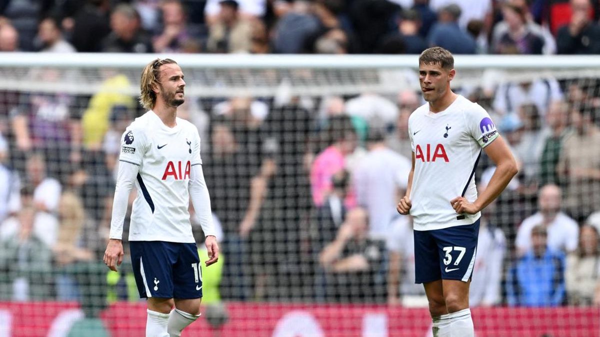 Robertson Sebut Tottenham Butuh 2 Hal Ini