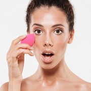 5 Tanda Beautyblender Sudah Harus Diganti, Jangan Dipakai Terus!