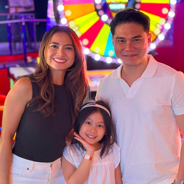 <p>Acha Septriasa dan mantan suami Vicky Kharisma tetap akur meski sudah bercerai. Keduanya sepakat untuk menjalani <em>co-parenting</em> dalam membesarkan putri semata wayang Bridgia Kalina Kharisma atau akrab disapa Brie. Saat ini, Brie diketahui masih menetap di Australia untuk menempuh pendidikannya, Bunda. (Foto: Instagram @septriasaacha)</p>