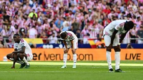Soccer Football - LaLiga - Atletico Madrid v Real Madrid - Riyadh Air Metropolitano, Madrid, Spain - September 20, 2026 Real Madrid's Bernardo Silva and Ibrahima Konate look dejected after the match REUTERS/Juan Barbosa