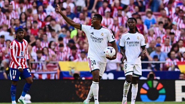 Soccer Football - LaLiga - Atletico Madrid v Real Madrid - Riyadh Air Metropolitano, Madrid, Spain - September 20, 2026 Real Madrid's Denzel Dumfries reacts after Antonio Rudiger scores their first goal REUTERS/Juan Barbosa