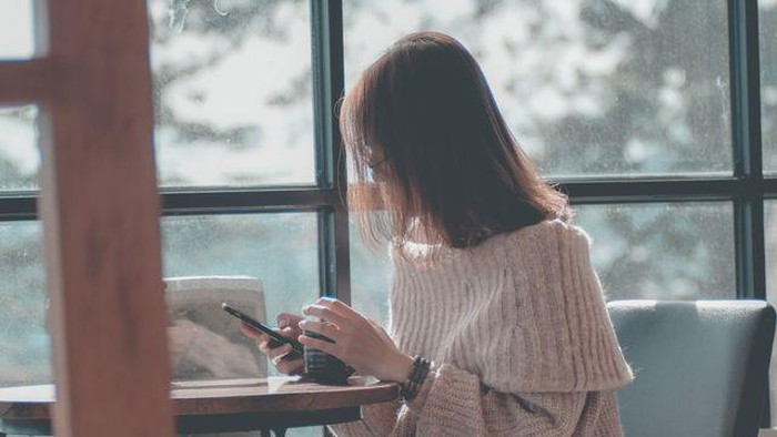 9 Ciri Kepribadian Orang yang Suka Oversharing di Media Sosial