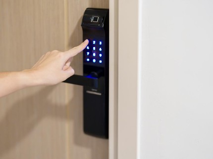 7 Smart Door Lock Terbaik untuk Rumah Lebih Aman Anti Maling