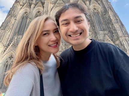 Potret Keseruan Ira Wibowo dan Sang Putra Radya Road Trip di Jerman