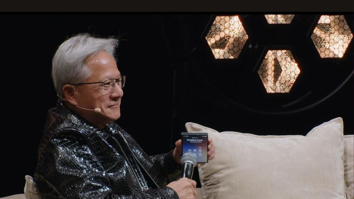 Terkuak, Manusia Rp3000 Triliun Ternyata Pakai HP Lipat Samsung
