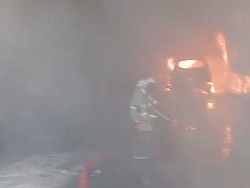 Bengkel Body Repair di Siwalankerto Surabaya Terbakar, 5 Mobil Hangus