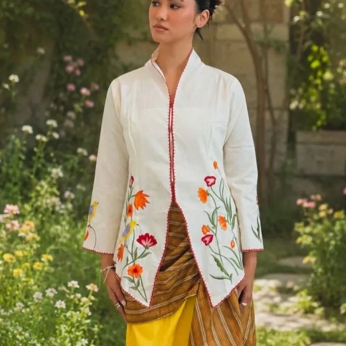 Kebaya top dari Merona