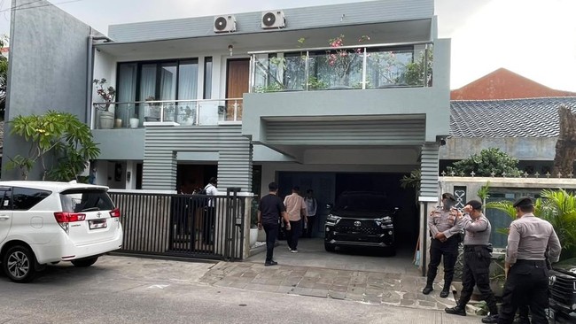 KPK Kembali Geledah Rumah Anggota Polisi Terkait Suap Bupati Bekasi