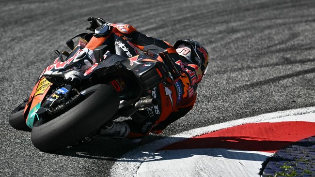 Red Bull KTM Factory Racing Team's Spanish driver Pedro Acosta competes in the MotoGP Grand Prix of Austria at the Red Bull Ring racetrack in Spielberg bei Knittelfeld, Austria, on September 20, 2026. (Photo by Joe Klamar / AFP)