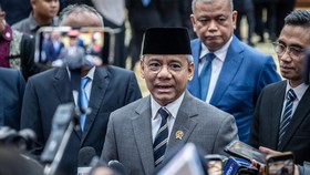 Menteri Keuangan Suahasil Nazara menjawab pertanyaan wartawan usai pelantikan pejabat pimpinan tinggi pratama di Lingkungan Kementerian Keuangan di Kantor Kementerian Keuangan, Jakarta, Senin (21/9/2026).  Kementerian Keuangan melantik sebanyak 14 pe