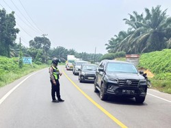 Kemacetan di Lintas Riau-Sumut, Polantas Turun Tangan Atur Lalin