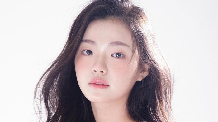 Kenalan Lebih Dekat dengan Kim Si A, Aktris Muda yang Miliki Filmografi Solid