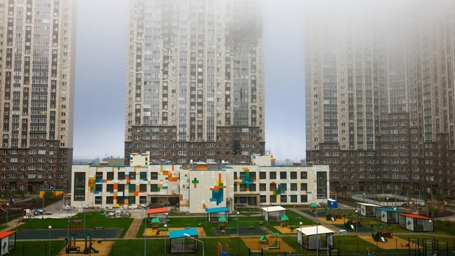 A damaged multi-storey residential building hit by what authorities described as a Ukrainian drone strike, amid the Russia-Ukraine conflict in Kotelniki in the Moscow region, Russia, September, 20, 2026. REUTERS/Stringer