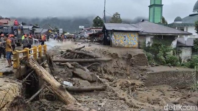 Banjir Bandang Terjang Solok Sumatera, Satu Korban Meninggal hingga Bangunan Hancur