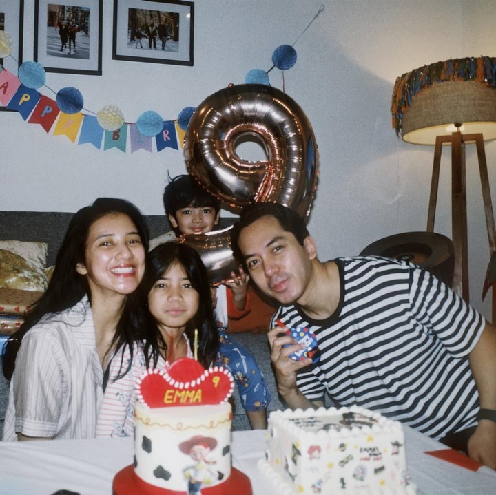 <p>Fita juga cukup sering meluangkan waktu untuk menikmati <em>quality time </em>bersama keluarga tercinta. Mulai dari merayakan ulang tahun hingga berlibur ke luar negeri, lho, Bunda.&nbsp;(Foto: Instagram @fitaangriani)</p>