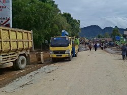 Sempat Terputus Banjir Bandang, Ruas Jalan Padang-Solok Sudah Dapat Dilalui