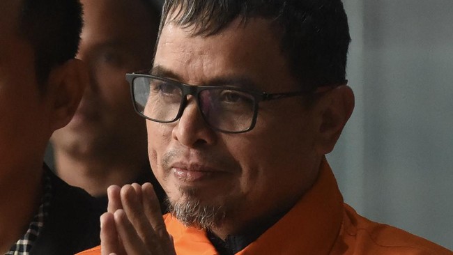 KPK Tahan Bupati Bolaang Mongondow Utara