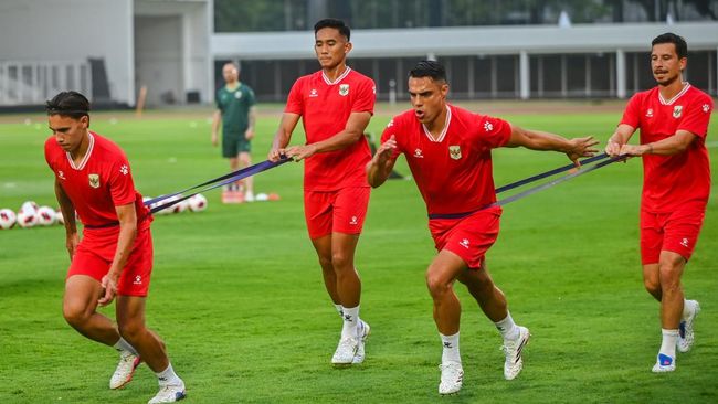 Pertandingan Timnas Indonesia vs Singapura di FIFA ASEAN Cup 2026 bisa disaksikan secara langsung mulai pukul 20.00.