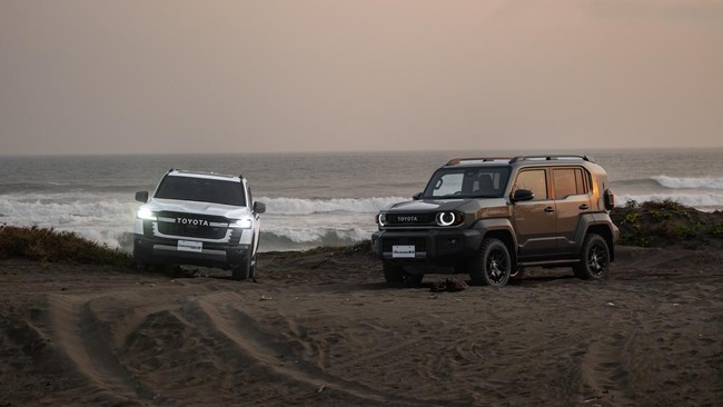 All-New Land Cruiser FJ diuji melintasi kawasan Gumuk Pasir Yogyakarta. Anggota terbaru keluarga Land Cruiser ini diajak menghadapi beragam karakter medan, mulai dari tanjakan dan turunan hingga permukaan pasir yang mudah berubah. (Arsip Toyota)