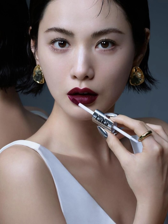 Merupakan sosok wanita pemberani, Nana pernah melawan perampok bersenjata tajam yang menyusup ke rumahnya seorang diri / foto: instagram.com/jin_a_nana