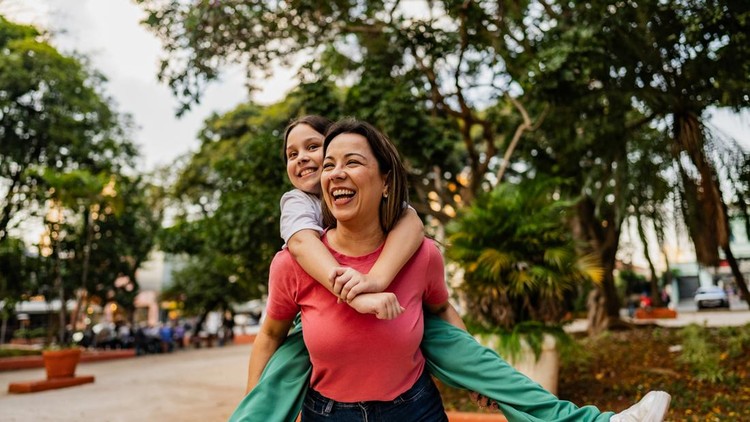 Orang tua bergantung pada anak