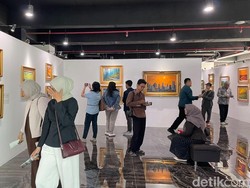 Pameran Lukisan SBY di Surabaya Diserbu Warga