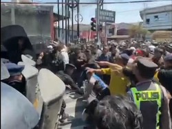 Pesilat PSHT dan Polisi Terlibat Bentrok di Madiun