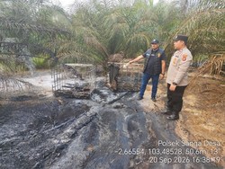 Tempat Penampungan Minyak Mentah Ilegal di Muba Terbakar