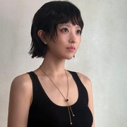 Bikin Pangling, Park Bo Young Pancarkan Pesona Tajam di Pemotretan Kolaborasi Chopard dan W Korea