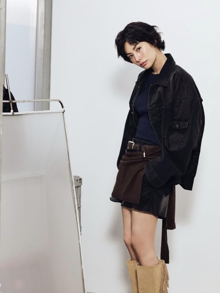 Si penyuka seni, Nana merupakan lulusan Seoul Institute of Arts. Ia juga merupakan seorang Makeup Artist profesional berlisensi, yang tergabung dalam Makeup Artists Association di Korea Selatan./ foto: instagram.com/jin_a_nana
