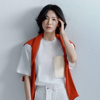 Tampil Fresh, Song Hye Kyo Diperkenalkan sebagai Ambassador Baru Bottega Veneta