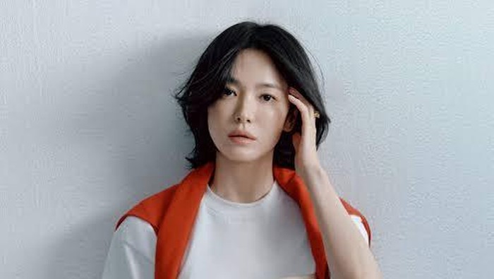 Tampil Fresh, Song Hye Kyo Diperkenalkan sebagai Ambassador Baru Bottega Veneta