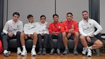 Enam pemain Persija Jakarta dan dua pemain Persib Bandung membuat aksi kocak dan hangat pada Selasa (22/6).