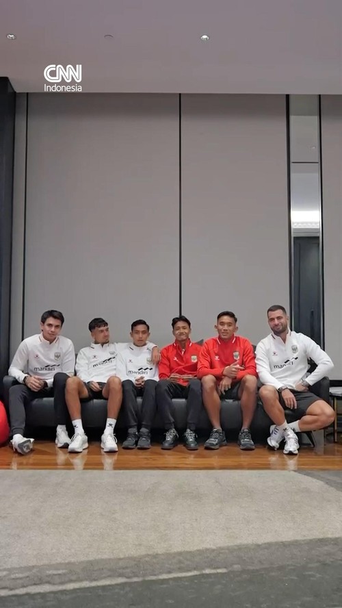 Enam pemain Persija Jakarta dan dua pemain Persib Bandung membuat aksi kocak dan hangat pada Selasa (22/6).