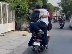 Aksi Nekat Pelajar SMP di Ciputat Naik Motor Gendongan Berempat