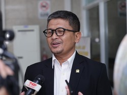 Dapat Aduan Serikat Pekerja, Komisi XI Minta OJK Evaluasi Aturan PIP Maybank