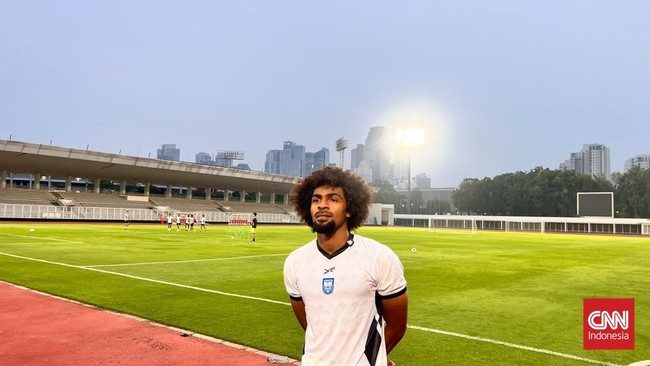 Bintang Bangladesh Hamza Choudhury.
