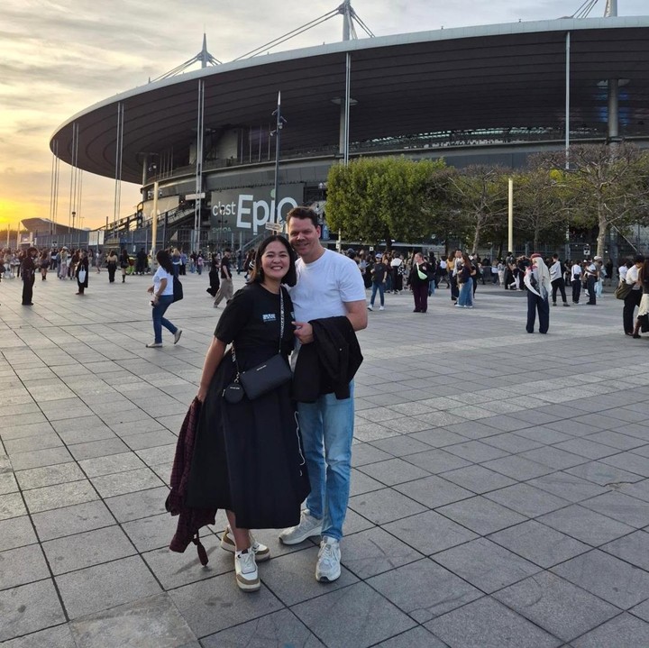 <p>Melalui unggahan ini, Gracia mengungkap rasa bahagianya bisa menonton BIGBANG lantaran ia sudah lama menjadi VIP atau penggemar <em>boygroup</em> ini. "Bigbang 2026 <em>concert</em> in Paris. Makasih suami udah nemenin bini nostalgia jaman ABG. YES, gw VIP garis keras, VIP sepuh haha dari zaman ABG sampe sekarang punya anak 2 tetep @bigbang_2xx6," tulisnya di <em>caption</em> unggahan. (Foto: Instagram @graciaz14)</p>