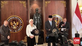 Indonesia dan Prancis menyiapkan latihan militer bersama bertajuk Garuda Guerrier yang direncanakan digelar di Prancis pada November 2026. Rencana tersebut dibahas Menteri Pertahanan (Menhan) RI Sjafrie Sjamsoeddin bersama Menteri Angkatan Bersenjata