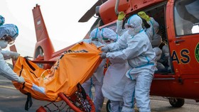 Tim gabungan penyelam menemukan satu korban KM Virgo Transport 8 di Laut Jawa. Total 128 korban ditemukan, 115 masih dalam pencarian.