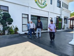Kejari Sidoarjo Komitmen Usut Dugaan Korupsi TKD Damarsi, Warga Tunda Demo